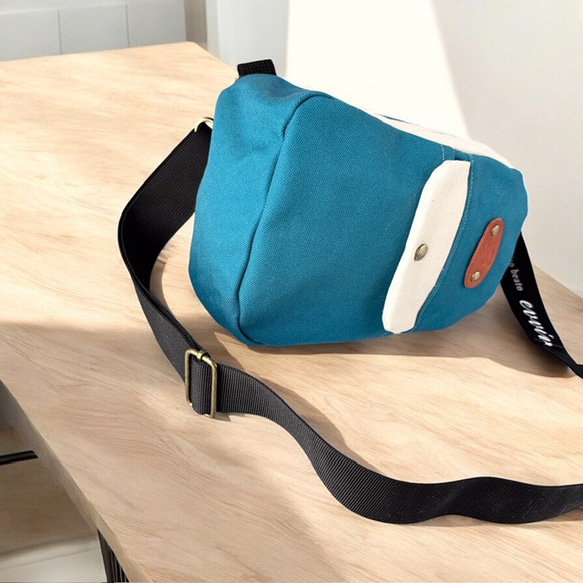 長財布ok⭐︎空色＋生成り帆布の猫boxerボディバッグ 8枚目の画像