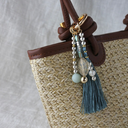 パーツ取り外し自由！装着簡単！大人可愛い　バッグチャーム　タッセル　おしゃれ　カバン　鞄　バッグ　ゴールド　ブルー 9枚目の画像