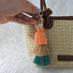 バッグチャーム　タッセル　大人可愛い　おしゃれ　ハート　ゴールド　バッグ　カバン　キーホルダー　派手　カラフル 4枚目の画像