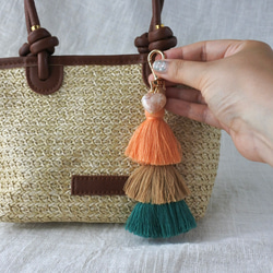 バッグチャーム　タッセル　大人可愛い　おしゃれ　ハート　ゴールド　バッグ　カバン　キーホルダー　派手　カラフル 5枚目の画像
