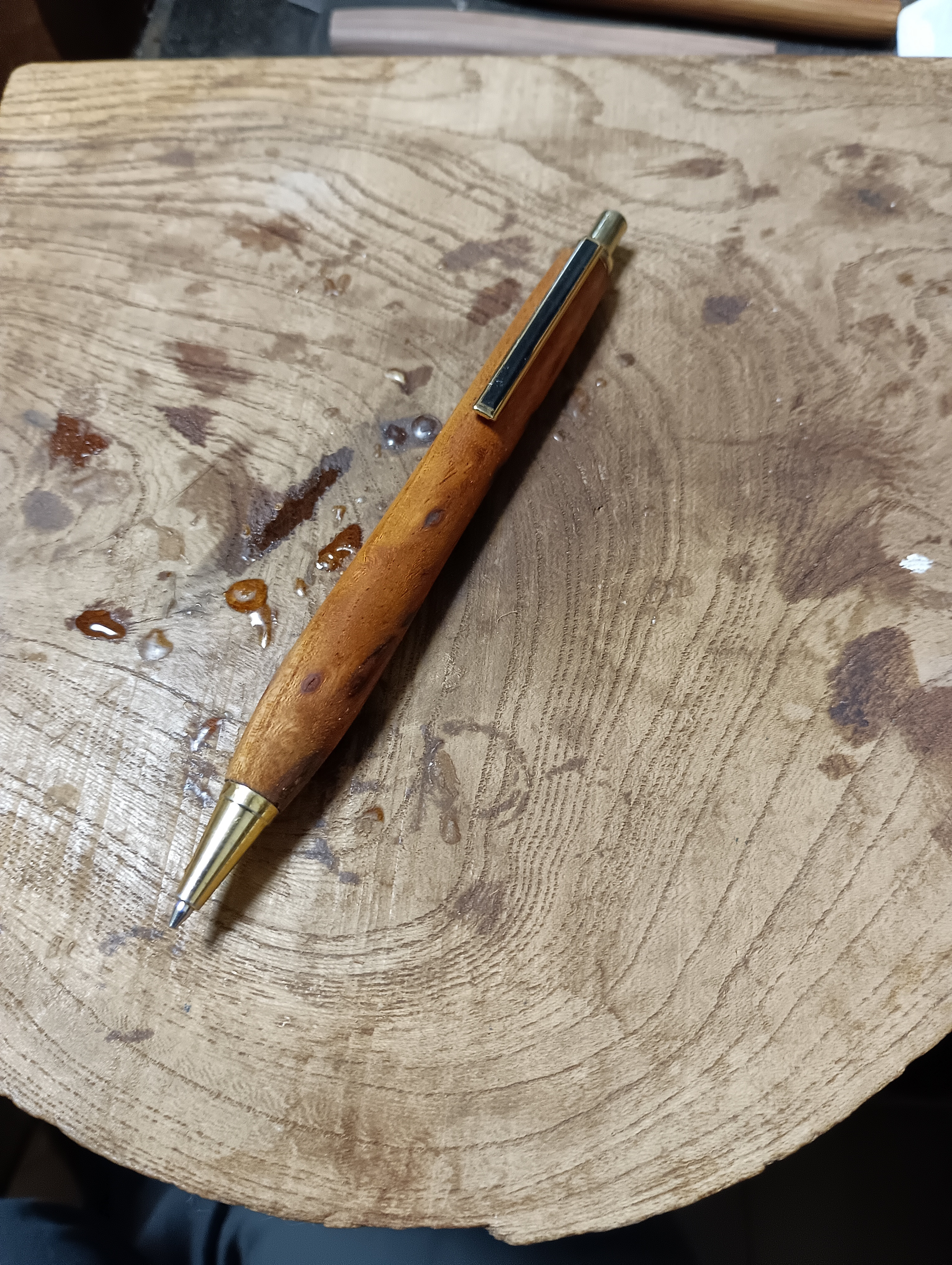 木軸シャーペン0.5㎜ 欅瘤　蜜蝋クリーム仕上げ