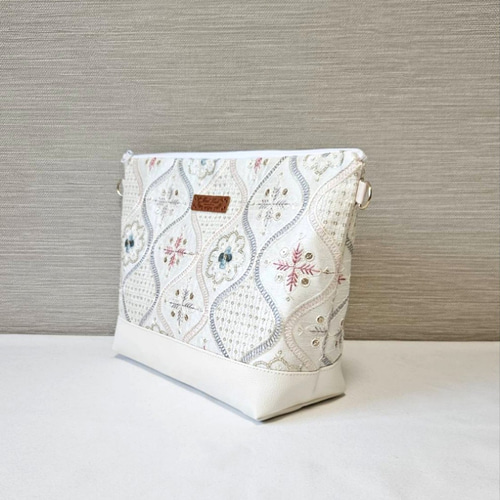 michimichi ひまわり　ショルダーバッグ　インド刺繍ホワイト インド刺繍リボンのショルダーバッグ 【A柄】 drawstring