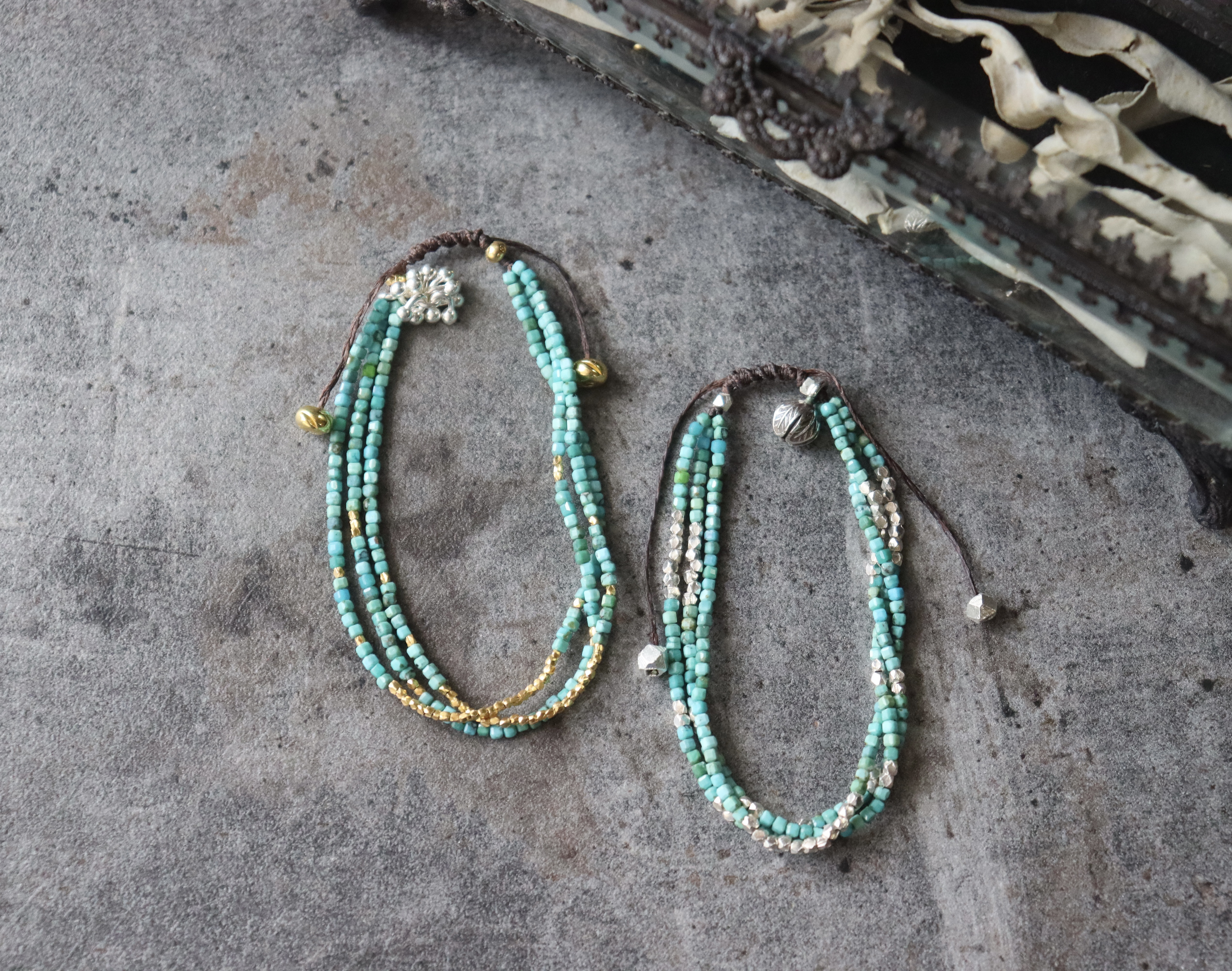 《ご選択》高純度SVカレンシルバーと天然石ターコイズ(シルバーカラー/ゴールドカラー)のブレスレット/紡ぐfiler 9,240円