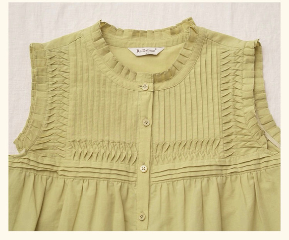 2色 こだわりのタック仕様　ふんわりシルエットのブラウス【春夏秋】黄緑・オフホワイト 3枚目の画像