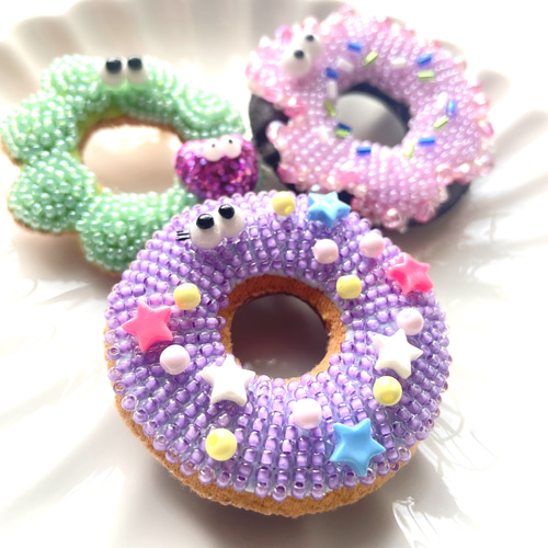 Pixie Bitesシリーズ》ポッピングドーナツ ラベンダー ビーズ刺繍