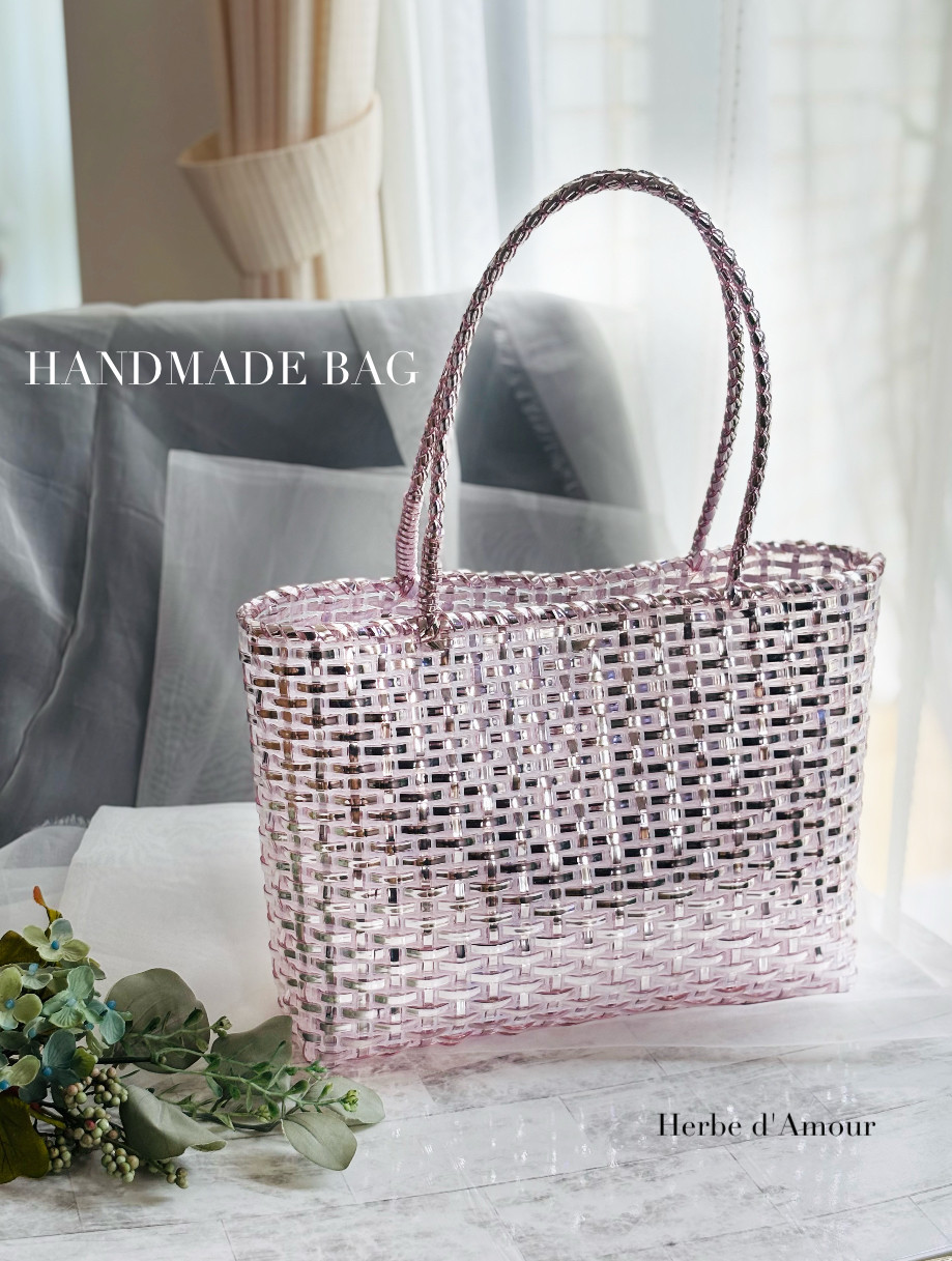 ときめくパウダーピンクのキラキラメッシュバッグ