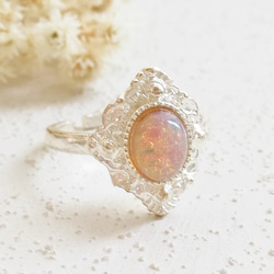 ヴィンテージガラス　ピンクファイヤーオパール　オーバル　リング　指輪　/　17 x 15ｍm　/　シルバートーン 3枚目の画像