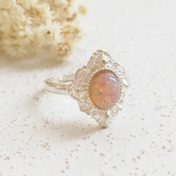 ヴィンテージガラス　ピンクファイヤーオパール　オーバル　リング　指輪　/　17 x 15ｍm　/　シルバートーン 2枚目の画像