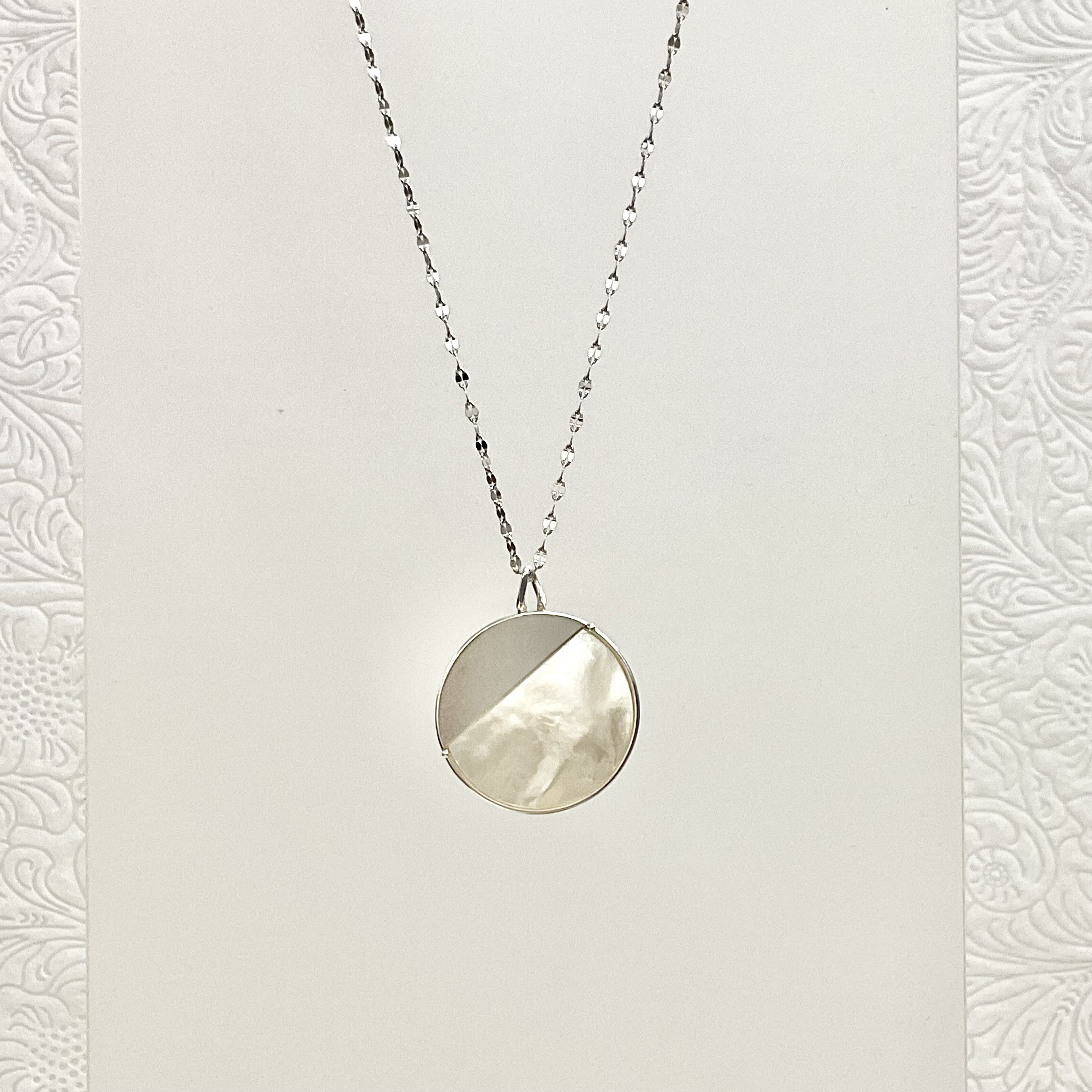 シロチョウ貝  SILVER ペンダント No.5334