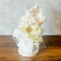 光に透ける仏花】スタイリッシュな白いお供え花/幻想的/胡蝶蘭ディップ