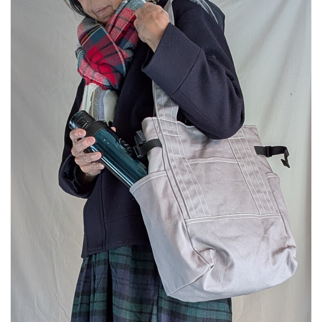 バッグ 縦長トートバッグ  おしゃれ A4 たくさん入る  帆布 グレー ねずみ色 通勤通学 お稽古 ビジネスバッグ