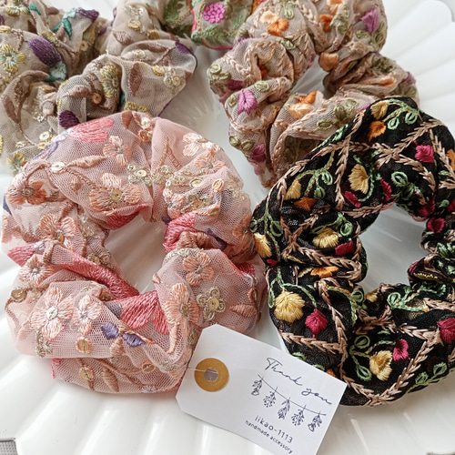 ふわっと軽いインド刺繍リボンの贅沢シュシュ メッシュ シュシュ iikao