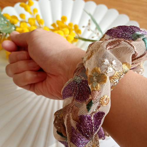 ふわっと軽いインド刺繍リボンの贅沢シュシュ メッシュ シュシュ iikao