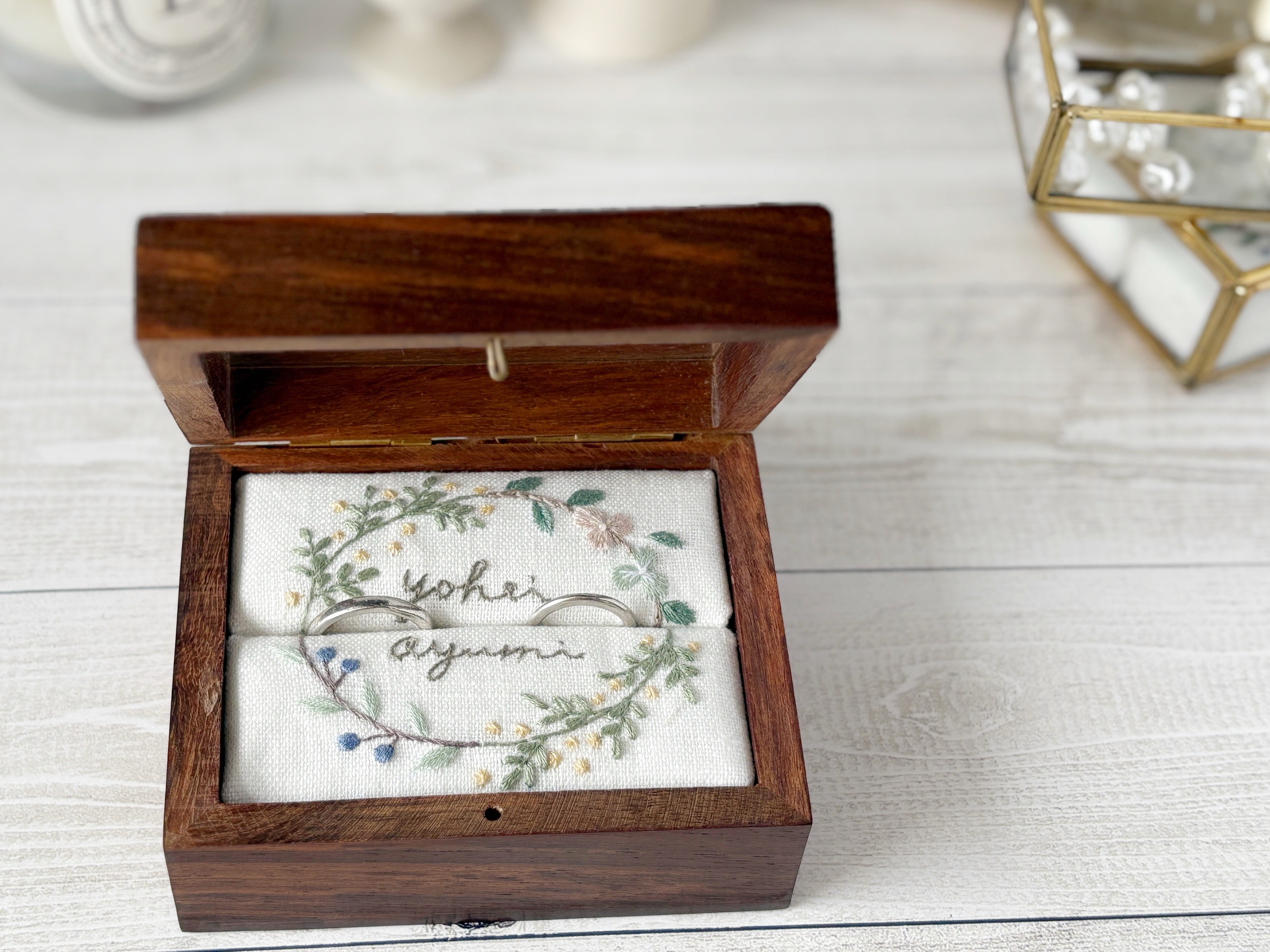 【名前刺繍】刺繍のリングピロー＊wood box＊MIMOSA＊ミモザ　名入れ