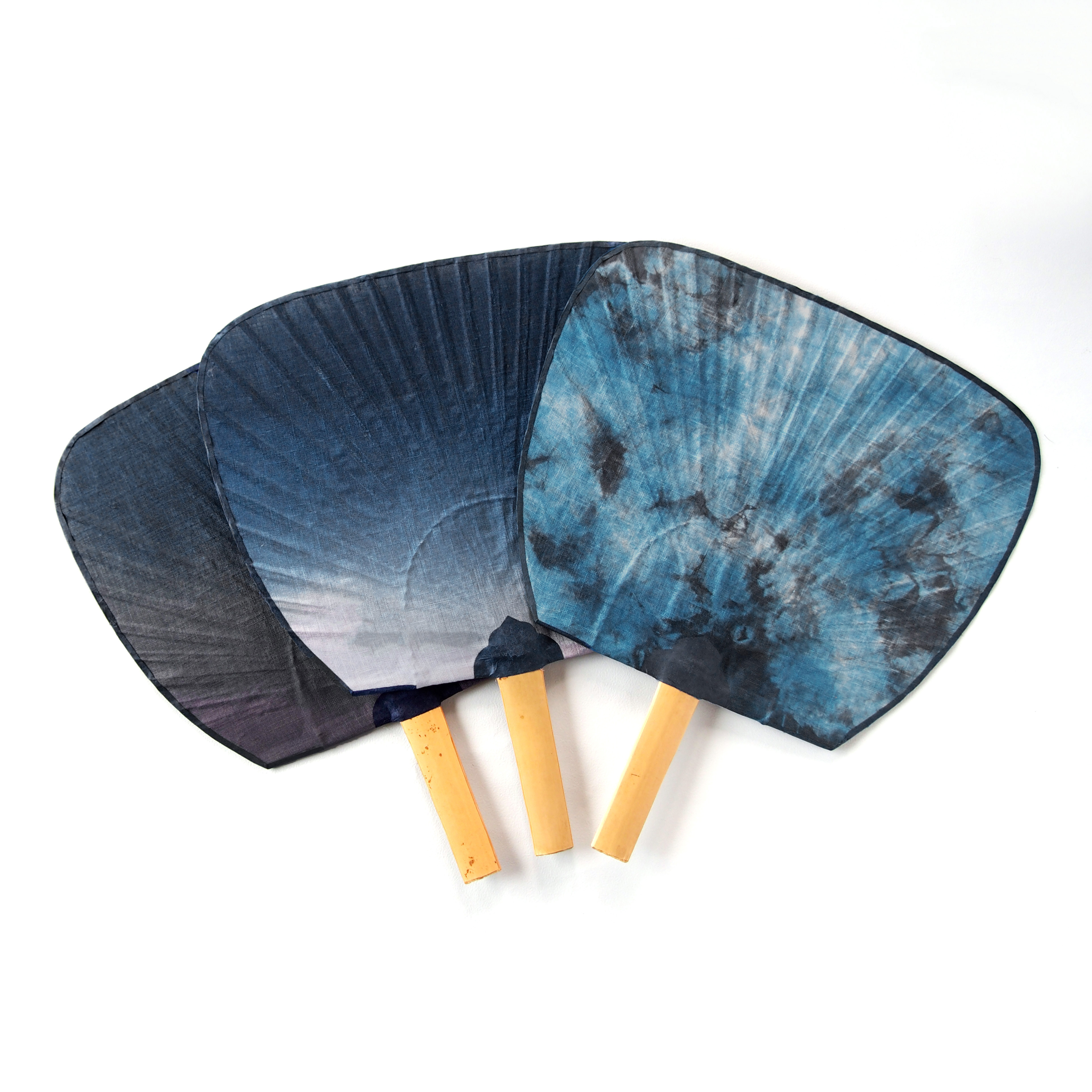 藍染め竹製うちわ《楕円大》麻/日本の夏2026