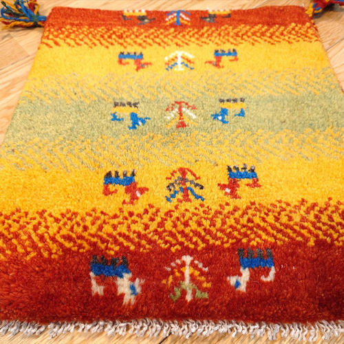 ペルシャ　ギャッベ  ミニマット 円形　42.5×41   黄金色　ヤギ ペルシャ ギャッベ ミニマット 41x39.5 アイボリー にわとり