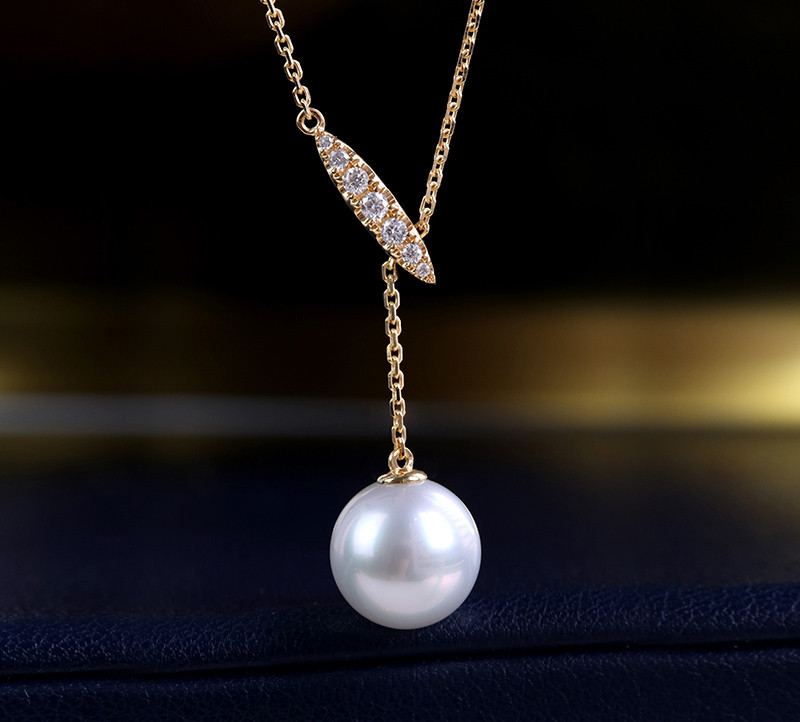 [ヘイズジュエリー] コールドライト 10-12mm オーストラリア産ホワイト南洋天然海水真珠ネックレスペンダント 一体型調節可