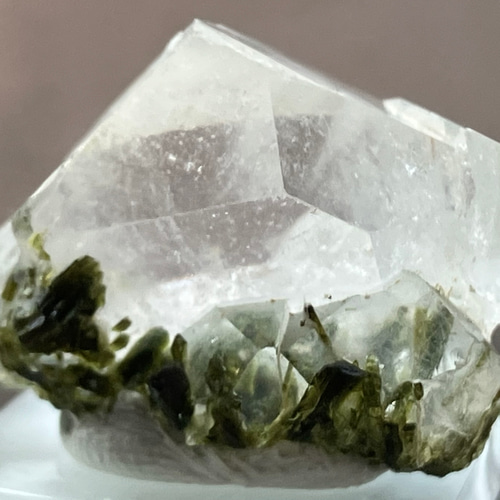 水草 涼 エピドートinクォーツ ⑥ 緑簾石入り水晶 Epidote in Quartz