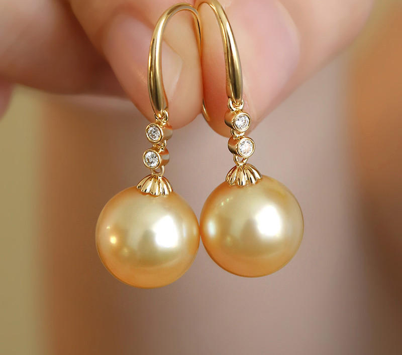 [ヘイズジュエリー] 11-13mm南洋天然海水真珠イヤリング、優しくエレガント、ライトゴールドゴールドビーズイヤーフック、18