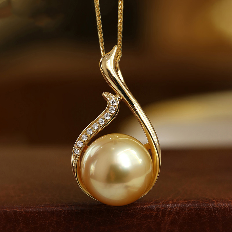 [ヘイズジュエリー] 12-13mm 南洋ゴールドパール スワンペンダントネックレス エレガントで知的なラウンドパール 非常に明