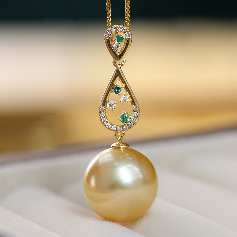 [ヘイズジュエリー] 13-13mm 南洋ゴールドビーズ エメラルドペンダント サンセットライトゴールド 優しくエレガントな天然