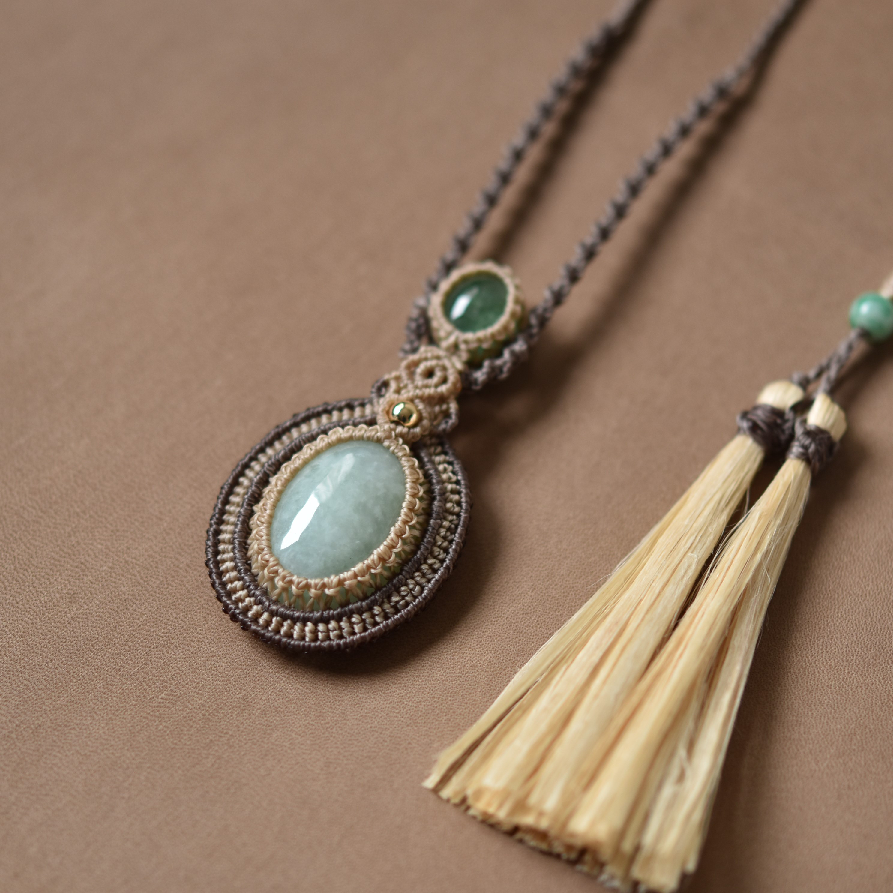 翡翠と栃木県産精麻のマクラメネックレス ネックレス・ペンダント ten