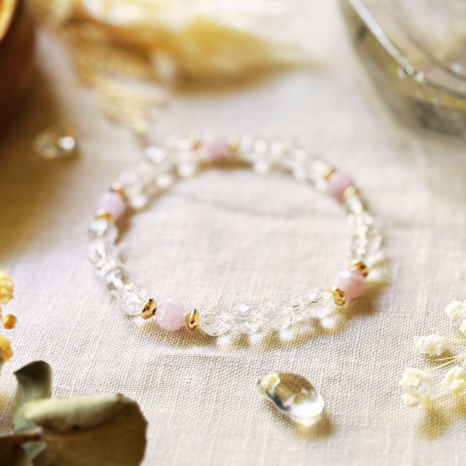 愛と安らぎ　クンツァイト × 水晶 《やさしさを纏う》 14kgf 誕生石 ９月 天然石 ブレスレット ギフト