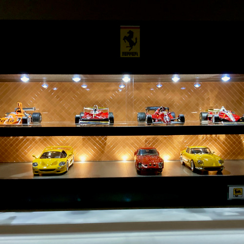 1/43展示14台可能・エナメルタイル2・2層式ディスプレーBOX/ネオジオラマ 1/43展示14台可能・エナメルタイル2・2層式ディスプレーBOX