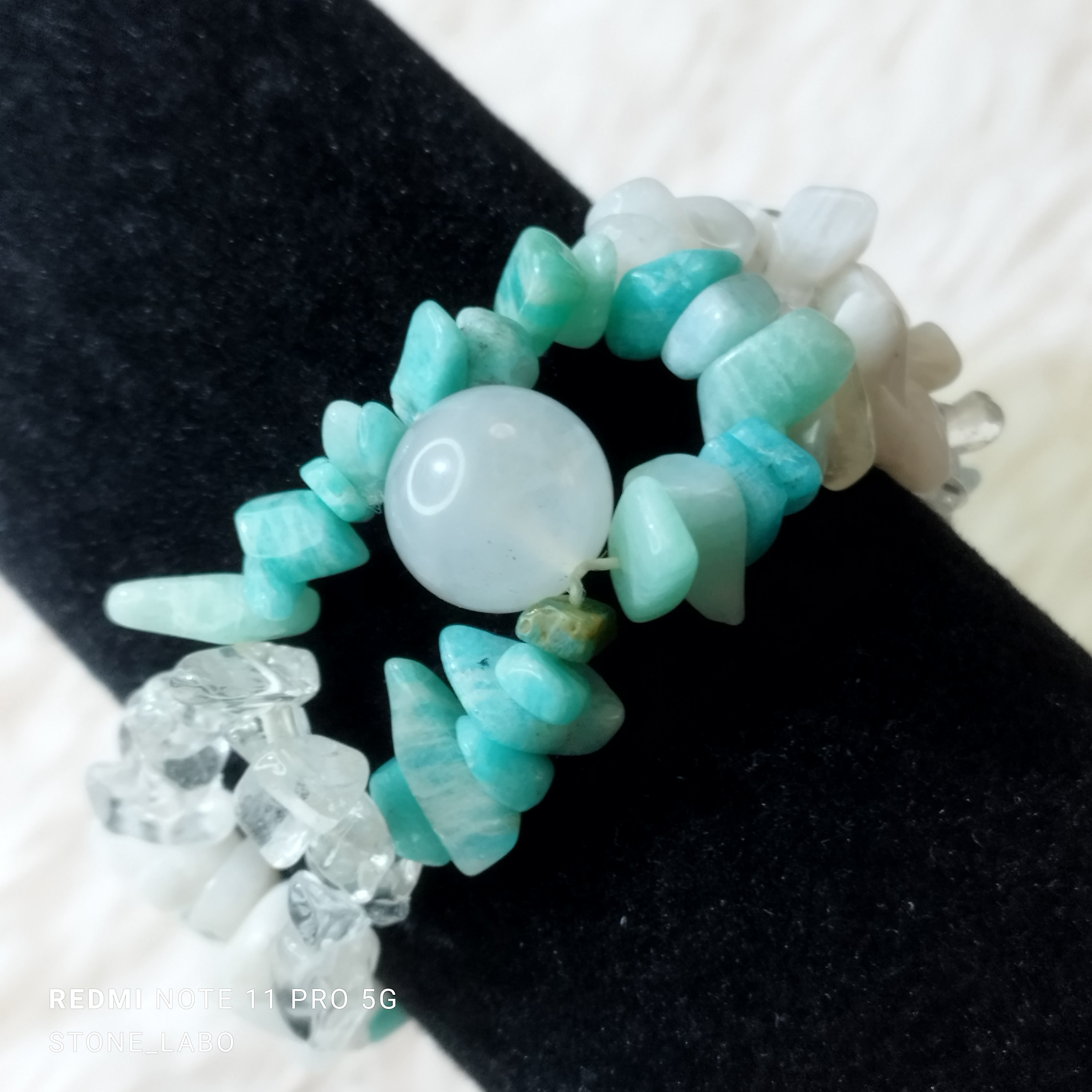 月と海の編みブレスレット