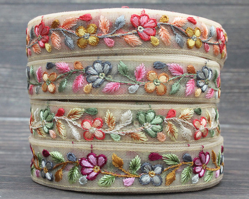 mamerin ♪ 様お取引中⭐2941⭐❣️大人可愛い華やかインド刺繍❣️ 10cm単位】インド刺繍リボン：花 各カラー（IRL203） リボン・テープ