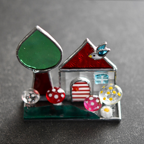 ステンドグラスきのこのお家 ステンドグラス キノコのあるお家の風景 その他インテリア雑貨 もえ