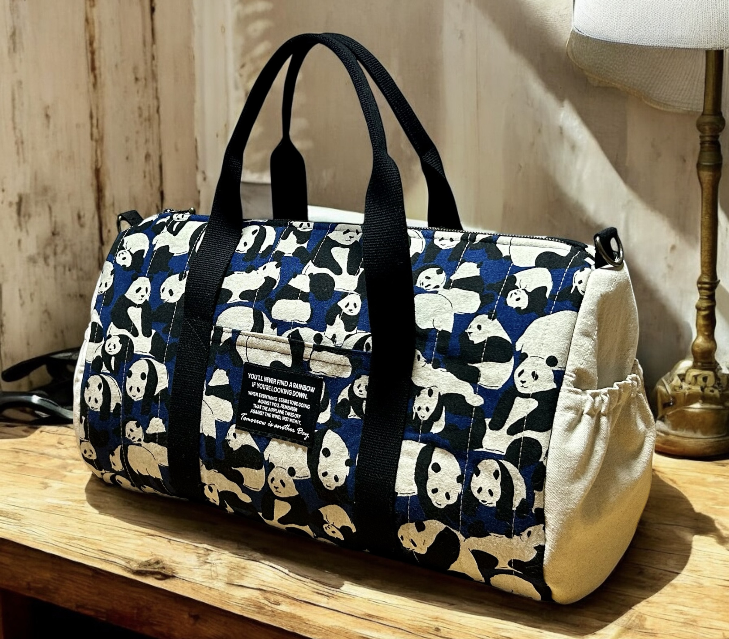 SEVENBERRY「パンダの休日」綿麻キャンパス＆ナチュラルキルト★2wayボストンバッグ★ネイビー紺★ぱんだ