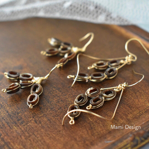 14KGF ドーナツマザーオブパールのウェーブラインピアス ピアス