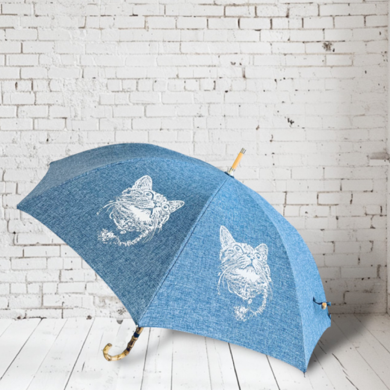 ねこ柄日傘　ブルー