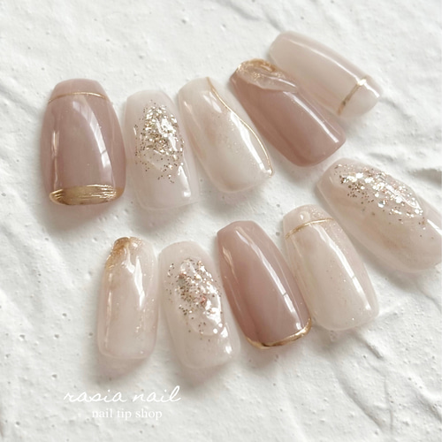 ブラウン×ホワイト ニュアンスネイル 普段使い ブライダルネイル 成人