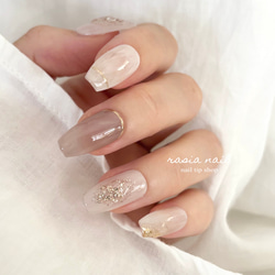 ブラウン×ホワイト ニュアンスネイル 普段使い ブライダルネイル 成人