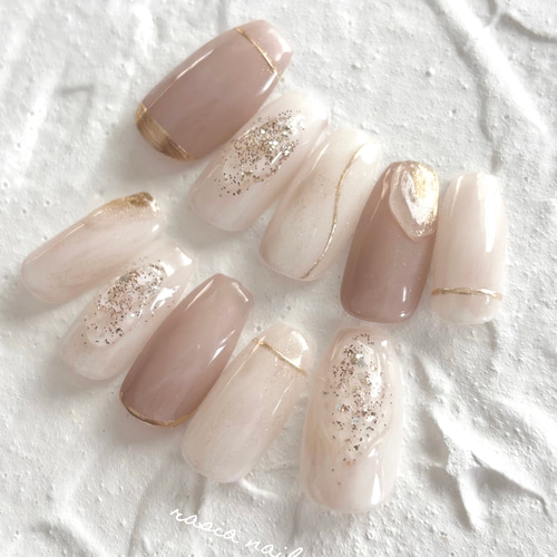 ブラウン×ホワイト ニュアンスネイル 普段使い ブライダルネイル 成人