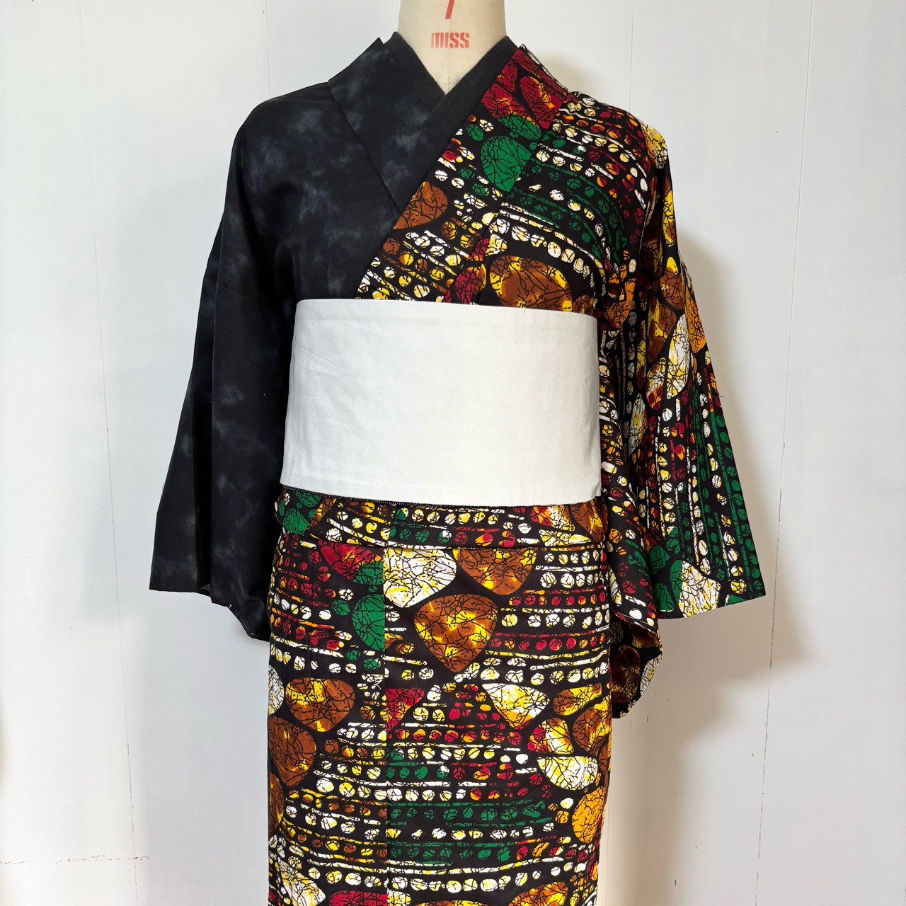 ◆新作◆倍音着物◆方身代わり着物・国内手縫・Sサイズ【ラスタストーン＆むら染めブラック】 る壺／アフリカンバティック