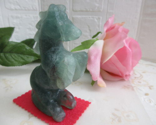 No1103 グリーンフローライト 薔薇のつぼみ バラ お花 天然石 彫刻