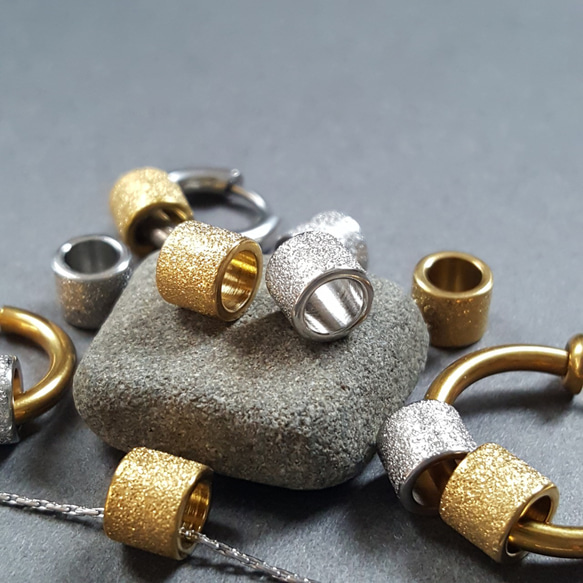 [1pcs] オール ステンレス 直径約6mm キラキラ パイプ ビーズ 金属アレルギー対応 1枚目の画像