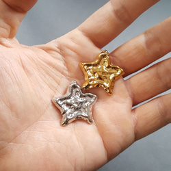 [1pcs] オール ステンレス エンボス加工 立体 スターチャーム サージカルステンレス 金属アレルギー対応 5枚目の画像
