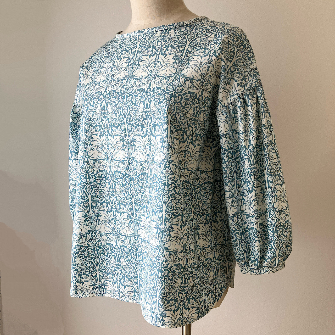 Best of Morrisのリブラウス＊水色&ブレアラビット