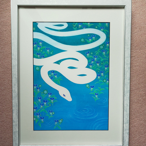 白蛇の絵 A4原画販売：【露草のほとり】：UVカット額縁付 絵画 梅和