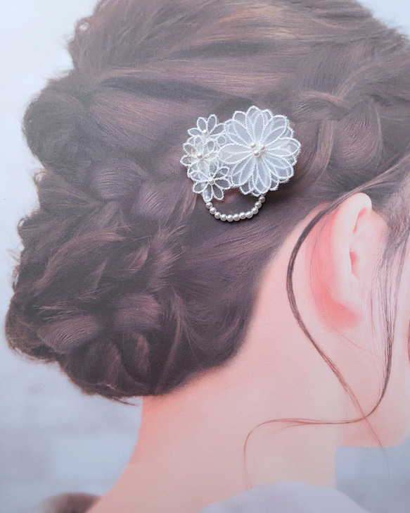 【お呼ばれ・発表会】ナチュラルレースの花ヘアクリップパールが揺れる特別な日の髪飾り【入学式・卒業式】 10枚目の画像