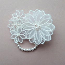 【お呼ばれ・発表会】ナチュラルレースの花ヘアクリップパールが揺れる特別な日の髪飾り【入学式・卒業式】 2枚目の画像