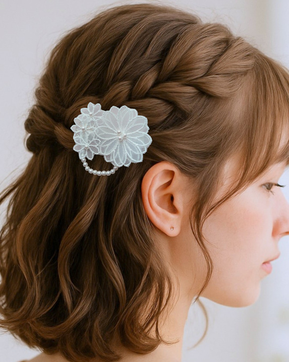 【お呼ばれ・発表会】ナチュラルレースの花ヘアクリップパールが揺れる特別な日の髪飾り【入学式・卒業式】 3枚目の画像