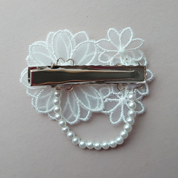 【お呼ばれ・発表会】ナチュラルレースの花ヘアクリップパールが揺れる特別な日の髪飾り【入学式・卒業式】 5枚目の画像
