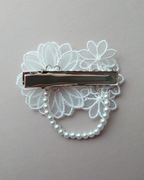 【お呼ばれ・発表会】ナチュラルレースの花ヘアクリップパールが揺れる特別な日の髪飾り【入学式・卒業式】 5枚目の画像