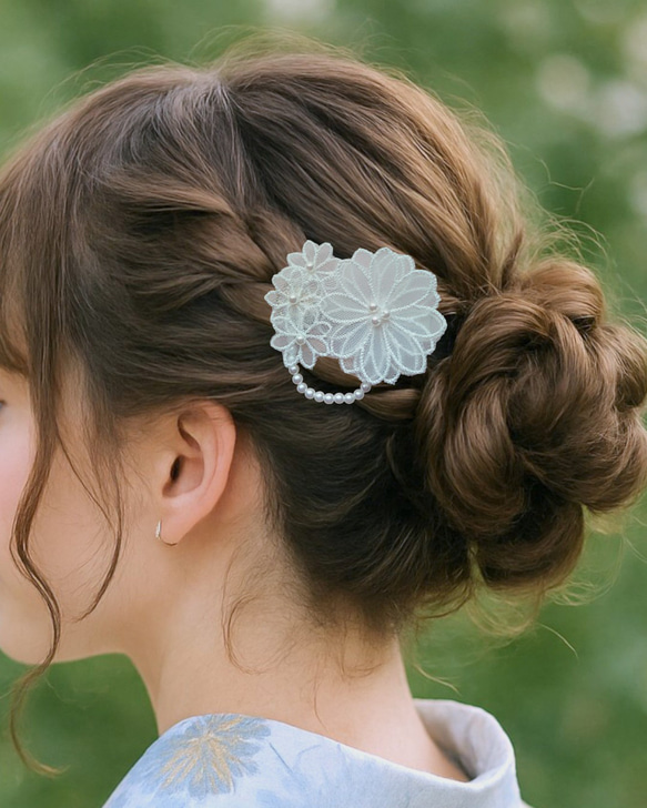 【お呼ばれ・発表会】ナチュラルレースの花ヘアクリップパールが揺れる特別な日の髪飾り【入学式・卒業式】 7枚目の画像