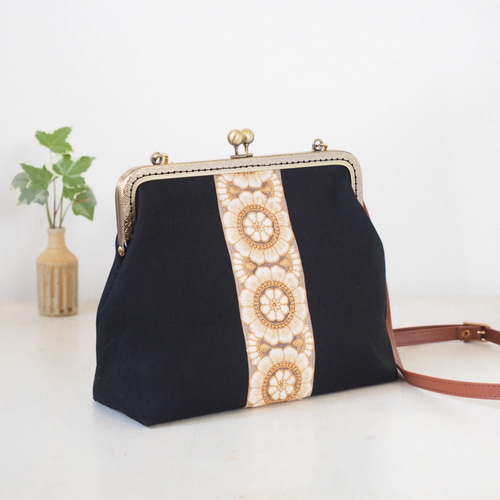 インド刺繍リボンの帆布がま口バッグ ブラック がま口ショルダー